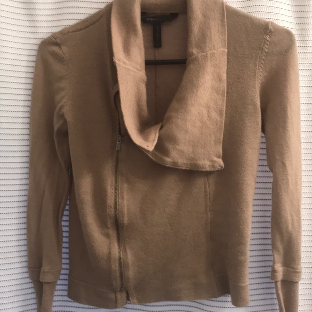 BCBGMAXAZRIA TOP